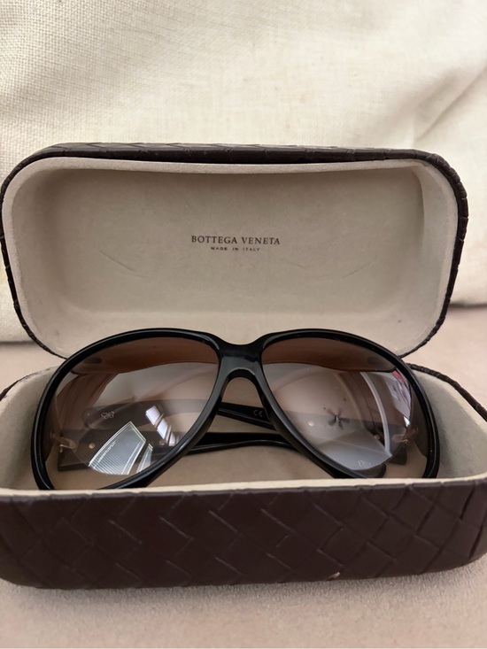 Bottega Veneta Black Frame Sunglasses with Brown Gradient Lenses main image 6
